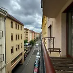Apartment - Easy Access & Parking *