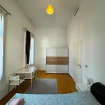 - Easy Access & Parking Apartment *