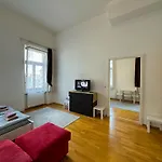 Apartman - Easy Access & Parking *