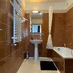 Apartment - Easy Access & Parking Budapest