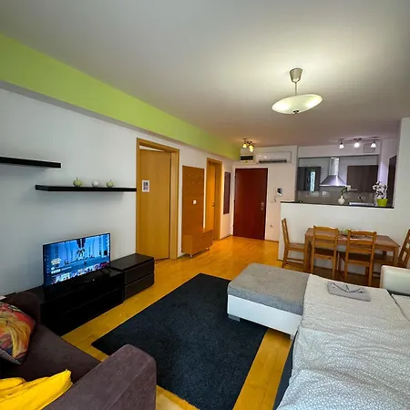 Midtown Easy Check-in & Parking *