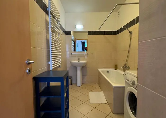 Apartament Midtown Easy Check-in & Parking