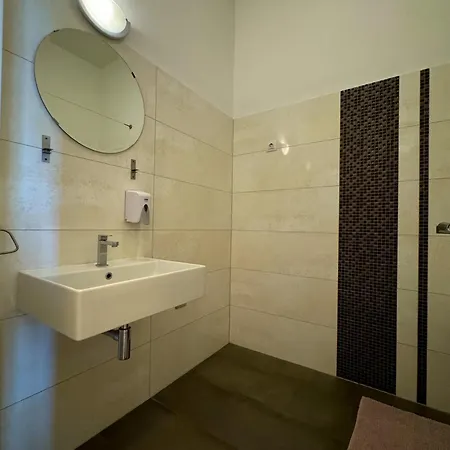 - Easy Access & Parking * Budapeşte